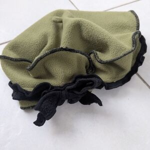 Vintage Green Fleece Beret with Black Trim
